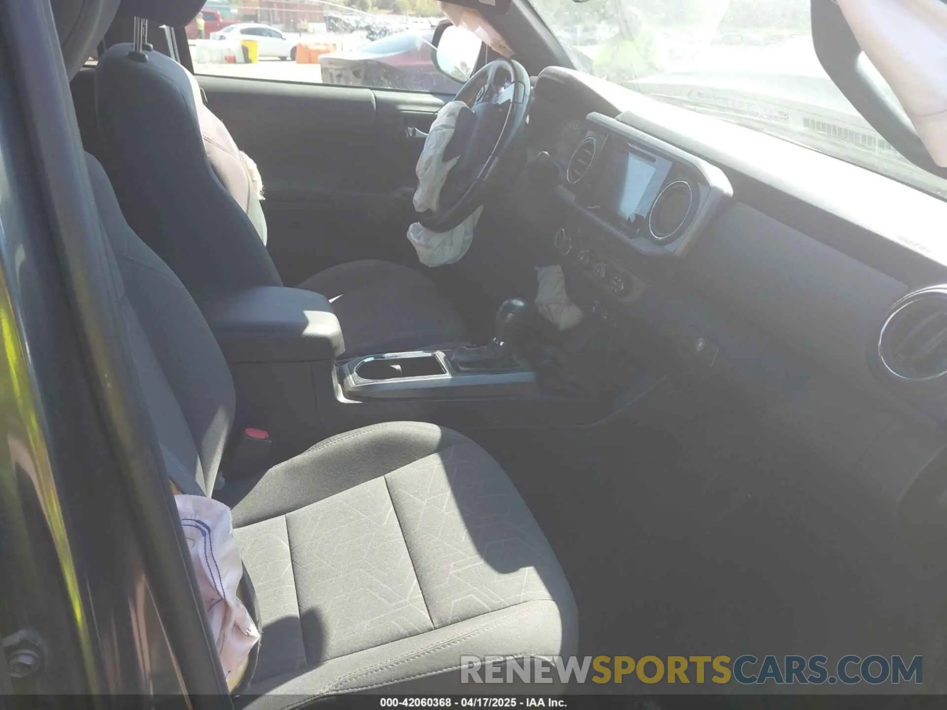 5 fotografías del automóvil dañado 3TMCZ5AN2KM192497 TOYOTA TACOMA 2019