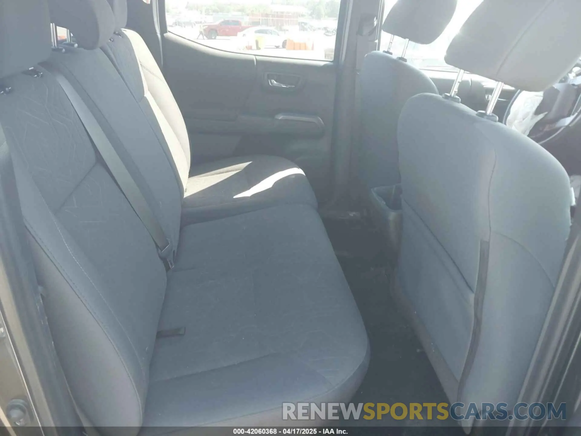 8 fotografías del automóvil dañado 3TMCZ5AN2KM192497 TOYOTA TACOMA 2019
