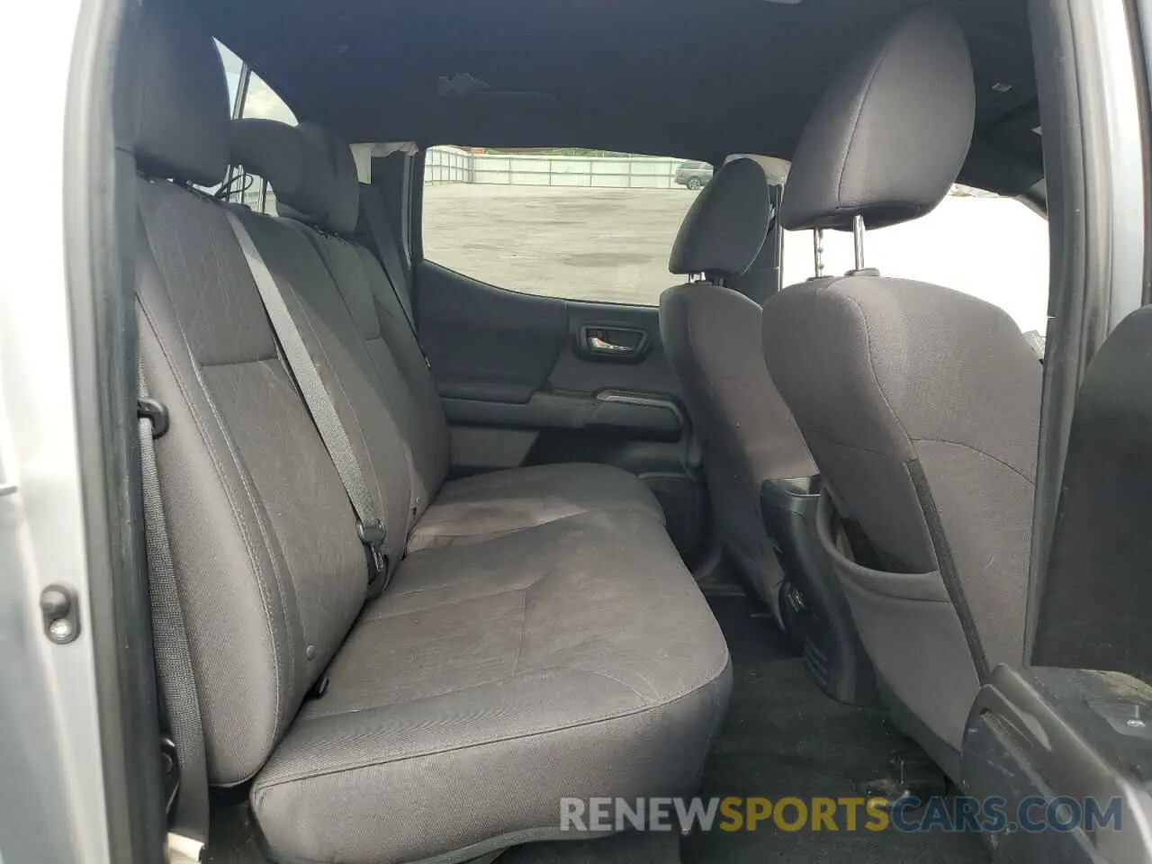 10 fotografías del automóvil dañado 3TMCZ5AN2KM193701 TOYOTA TACOMA 2019