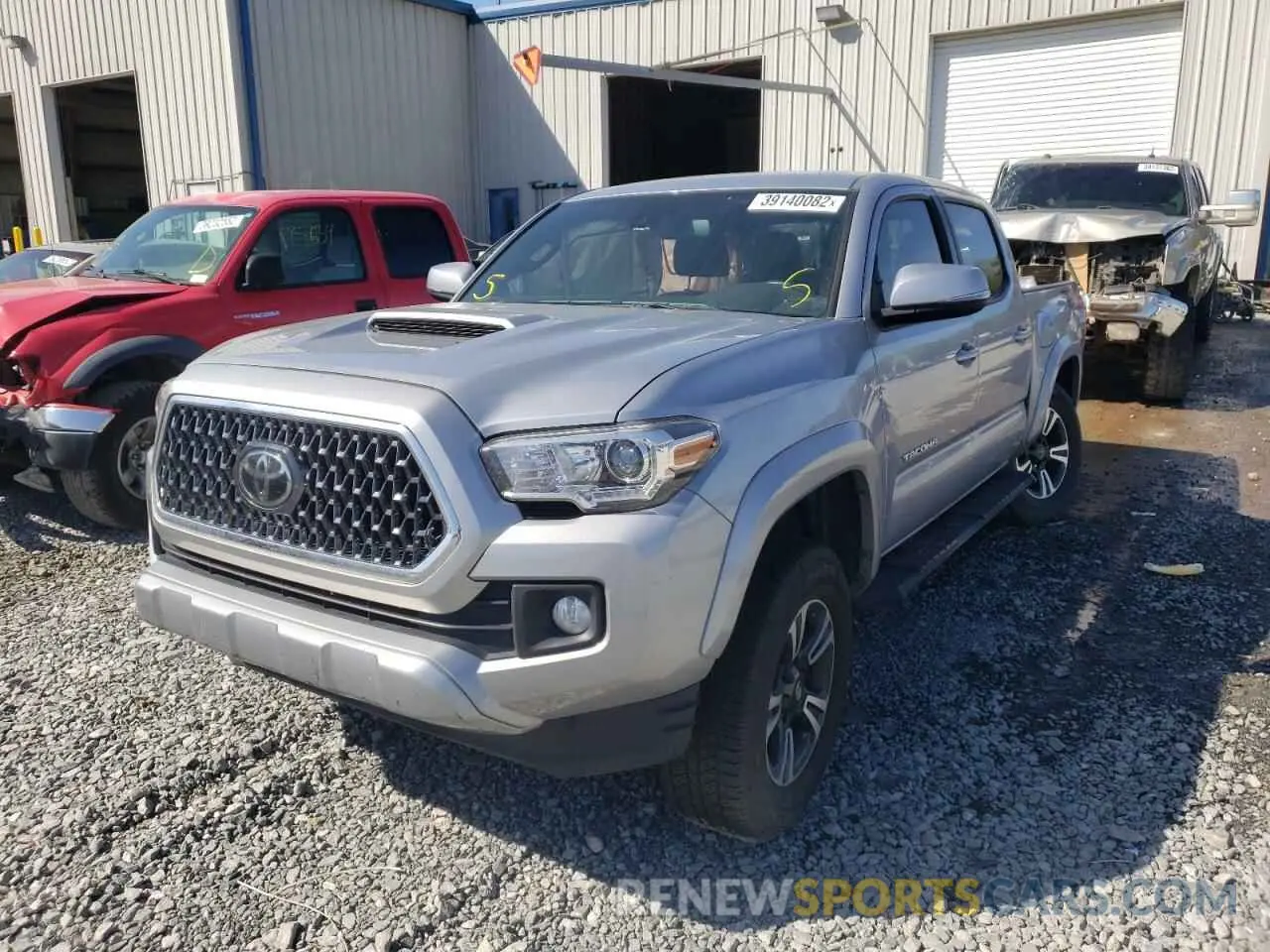 2 fotografías del automóvil dañado 3TMCZ5AN2KM212408 TOYOTA TACOMA 2019