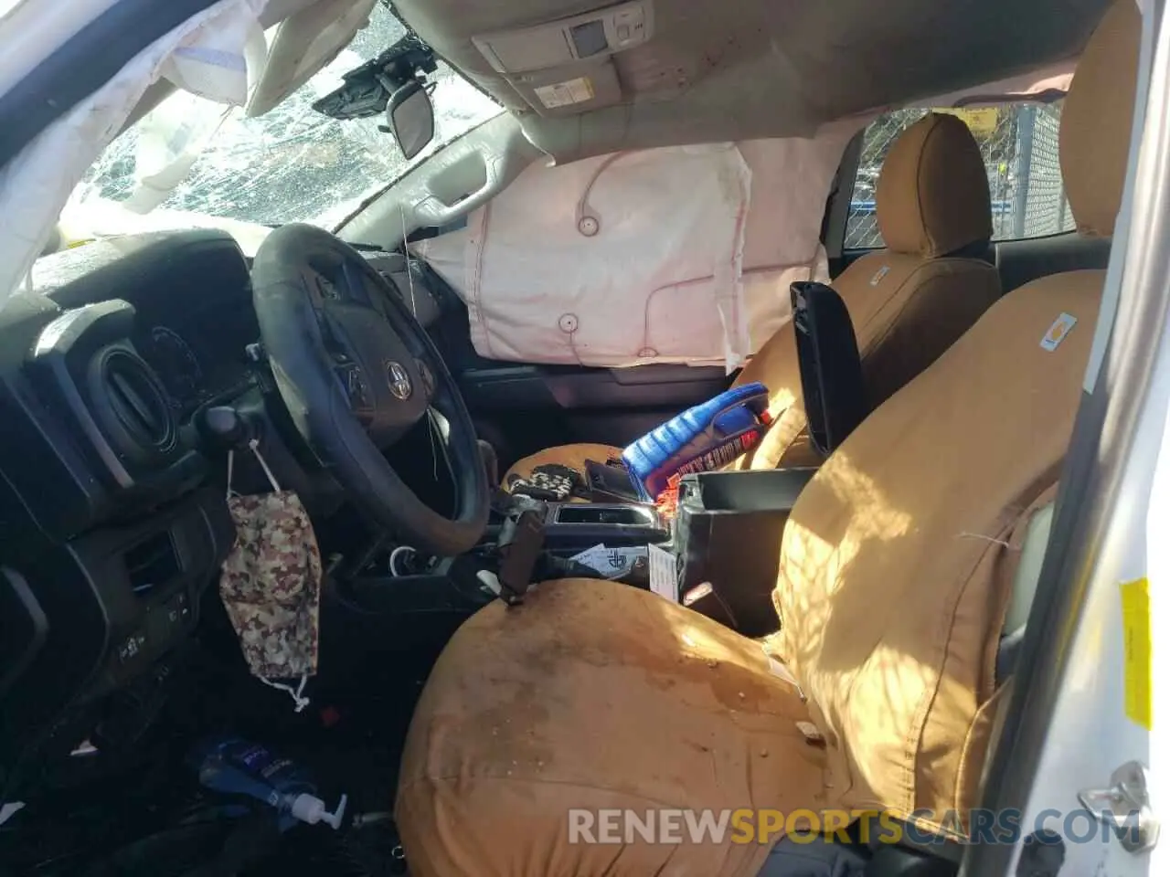 5 fotografías del automóvil dañado 3TMCZ5AN2KM214336 TOYOTA TACOMA 2019