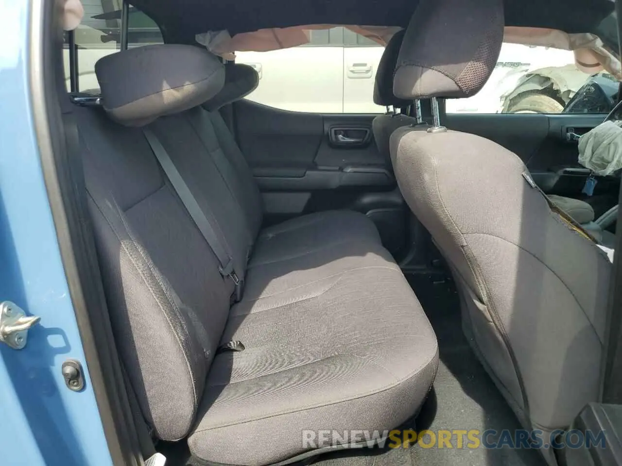 10 fotografías del automóvil dañado 3TMCZ5AN2KM225823 TOYOTA TACOMA 2019