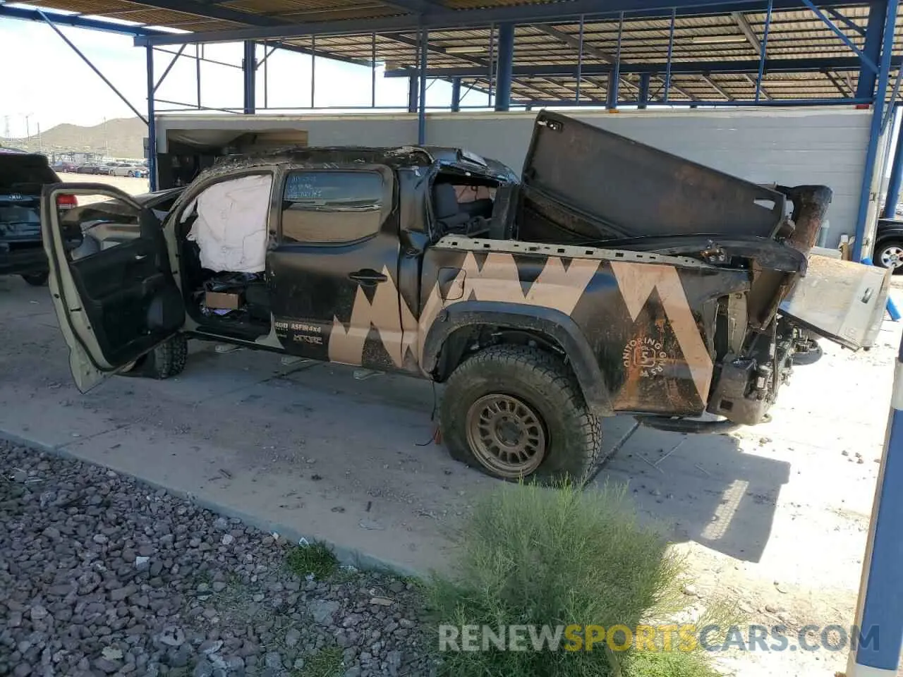 2 fotografías del automóvil dañado 3TMCZ5AN2KM233159 TOYOTA TACOMA 2019
