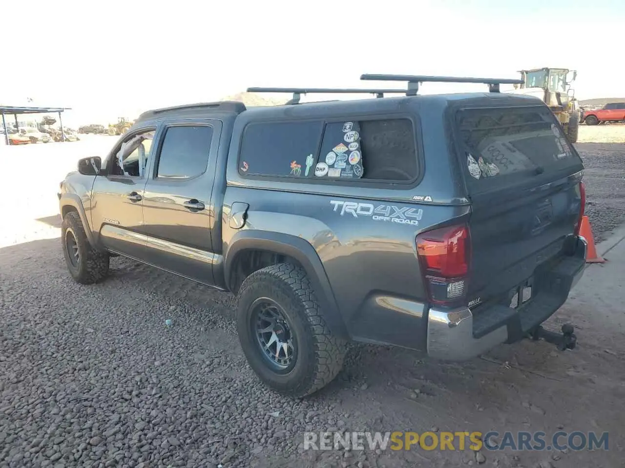 2 fotografías del automóvil dañado 3TMCZ5AN2KM255453 TOYOTA TACOMA 2019
