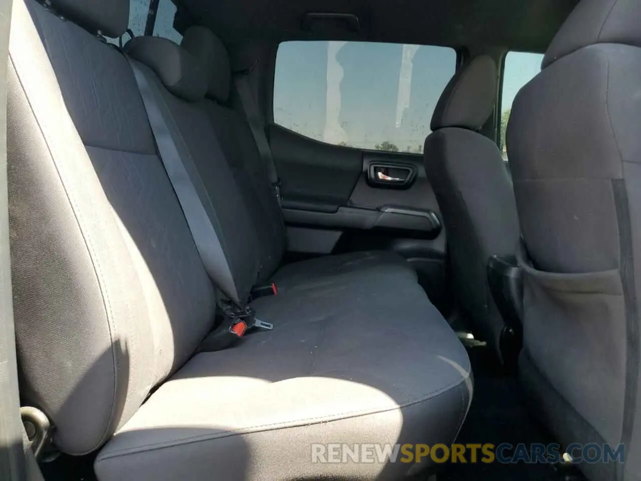 10 fotografías del automóvil dañado 3TMCZ5AN2KM264721 TOYOTA TACOMA 2019