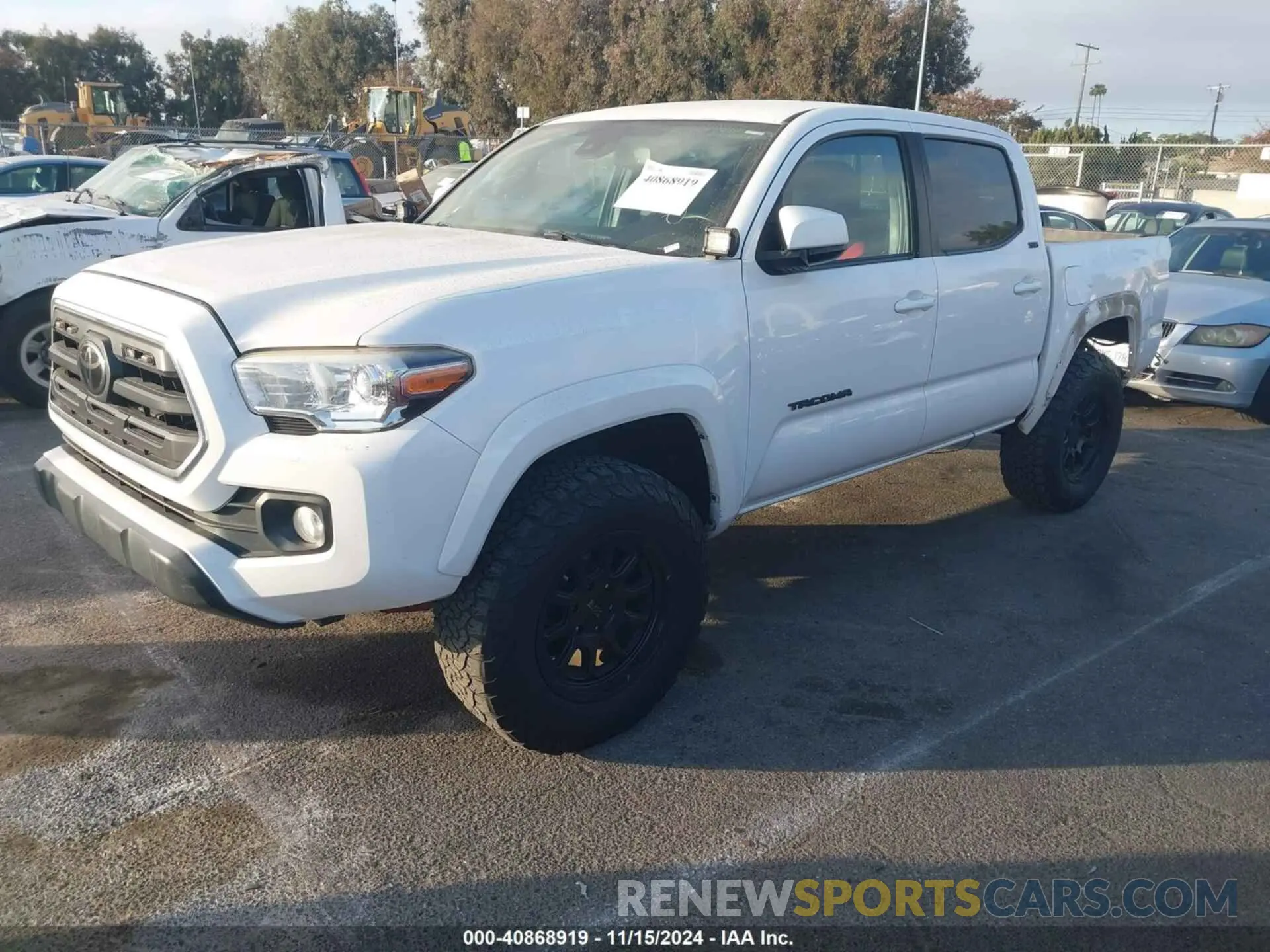 2 fotografías del automóvil dañado 3TMCZ5AN3KM198213 TOYOTA TACOMA 2019