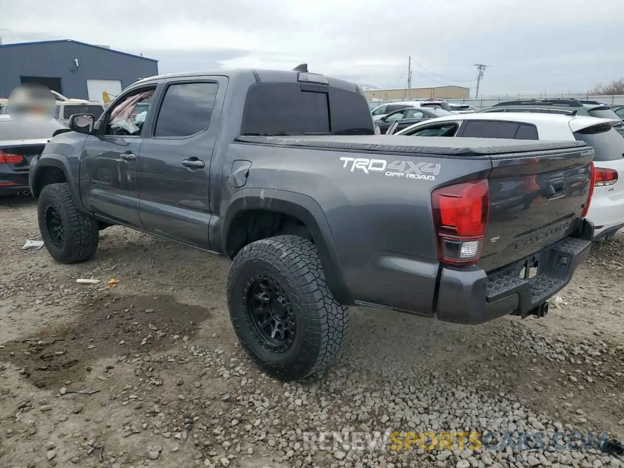 2 fotografías del automóvil dañado 3TMCZ5AN3KM225233 TOYOTA TACOMA 2019