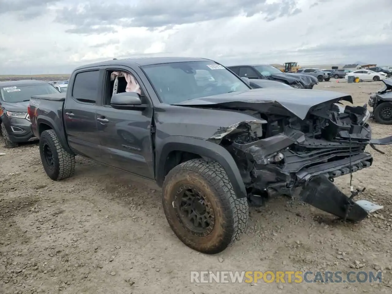 4 fotografías del automóvil dañado 3TMCZ5AN3KM225233 TOYOTA TACOMA 2019