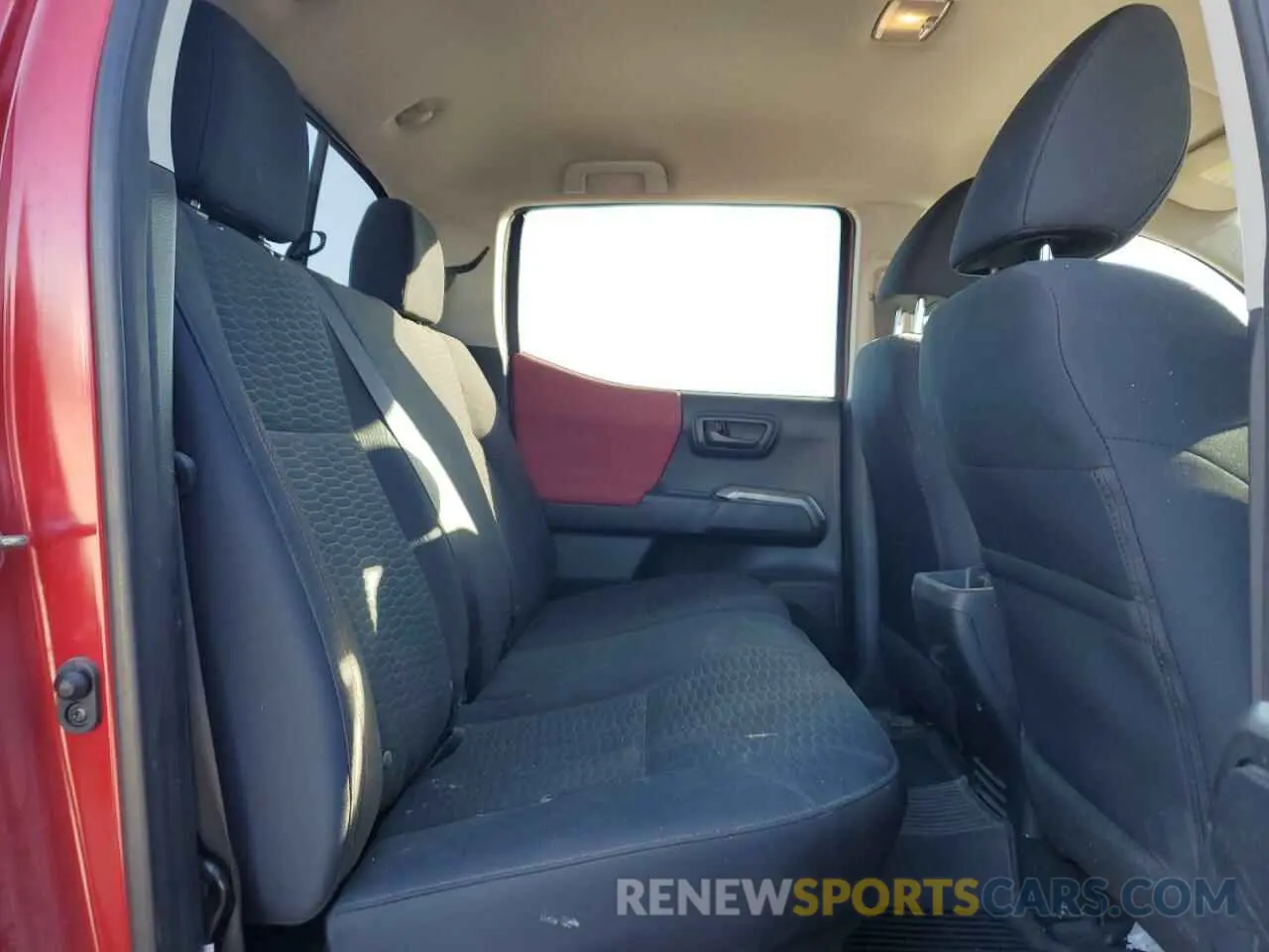 10 fotografías del automóvil dañado 3TMCZ5AN3KM238659 TOYOTA TACOMA 2019