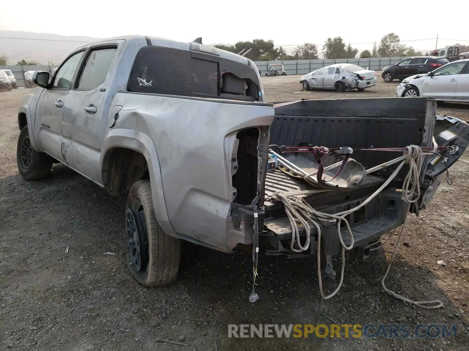 3 fotografías del automóvil dañado 3TMCZ5AN3KM271225 TOYOTA TACOMA 2019