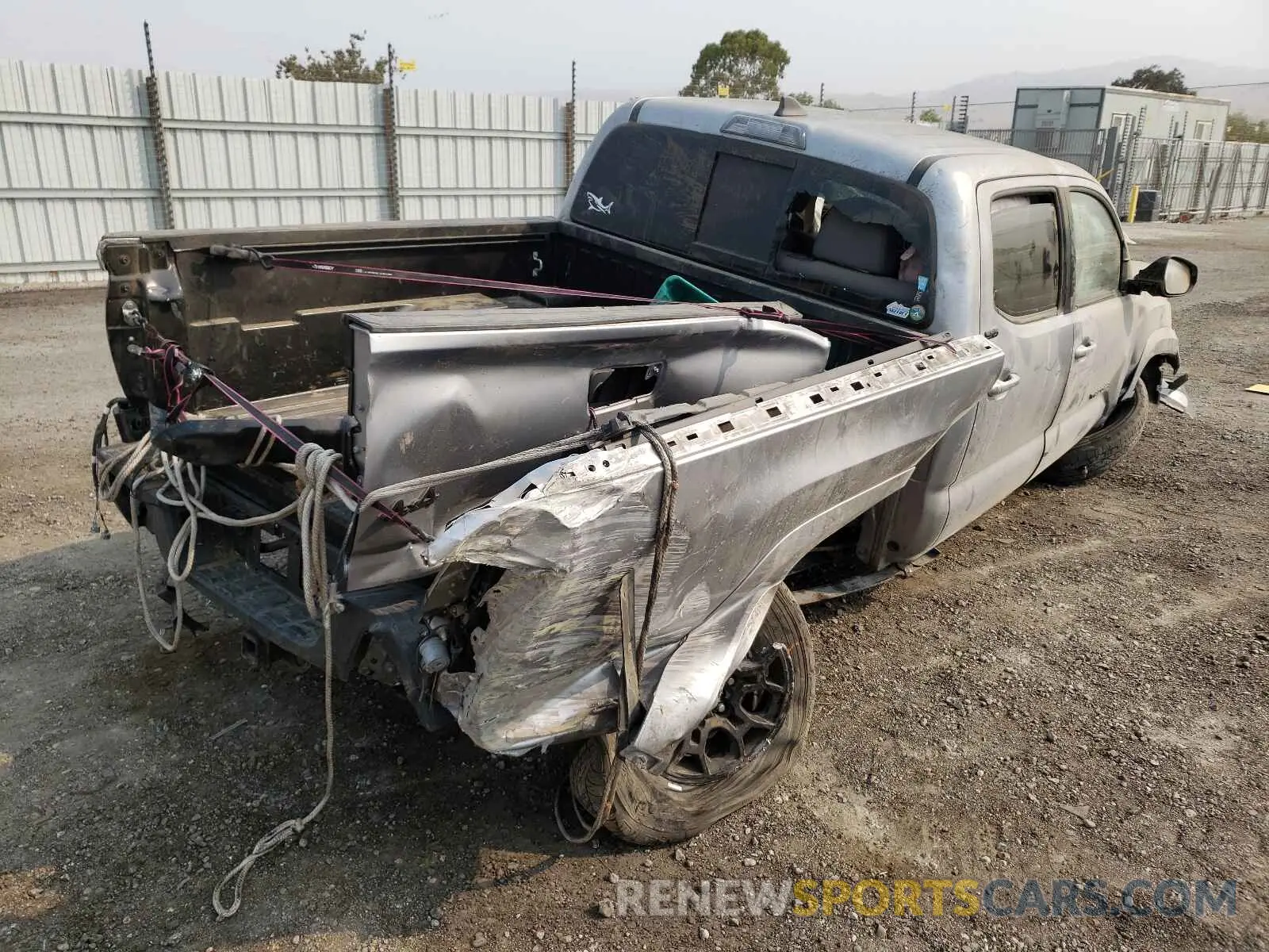 4 fotografías del automóvil dañado 3TMCZ5AN3KM271225 TOYOTA TACOMA 2019