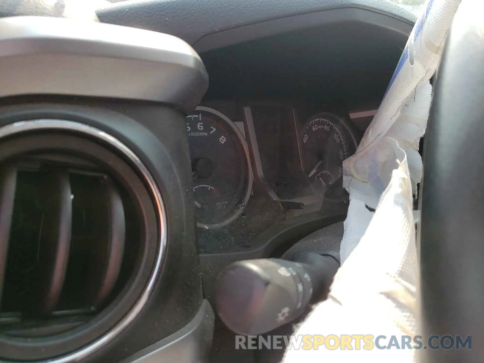 8 fotografías del automóvil dañado 3TMCZ5AN3KM271225 TOYOTA TACOMA 2019