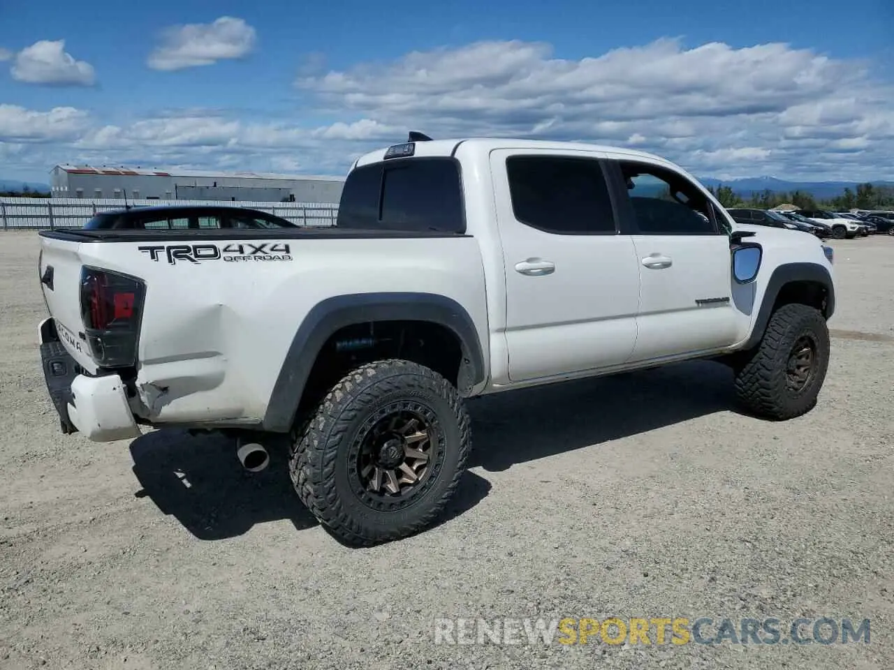 3 fotografías del automóvil dañado 3TMCZ5AN3KM277204 TOYOTA TACOMA 2019