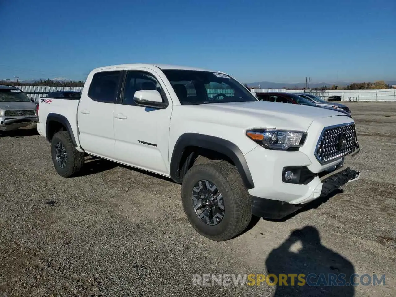 4 fotografías del automóvil dañado 3TMCZ5AN3KM285772 TOYOTA TACOMA 2019