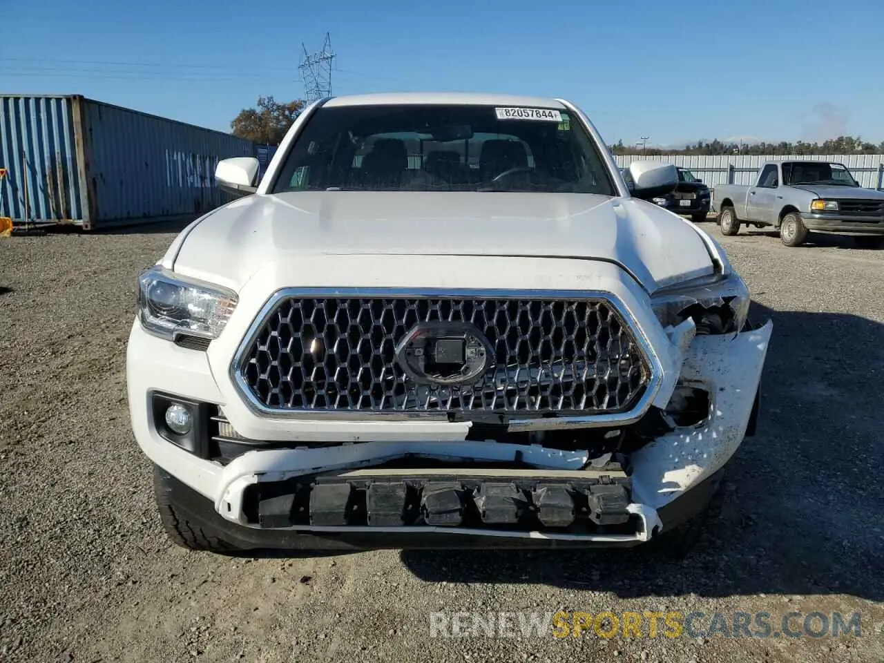 5 fotografías del automóvil dañado 3TMCZ5AN3KM285772 TOYOTA TACOMA 2019