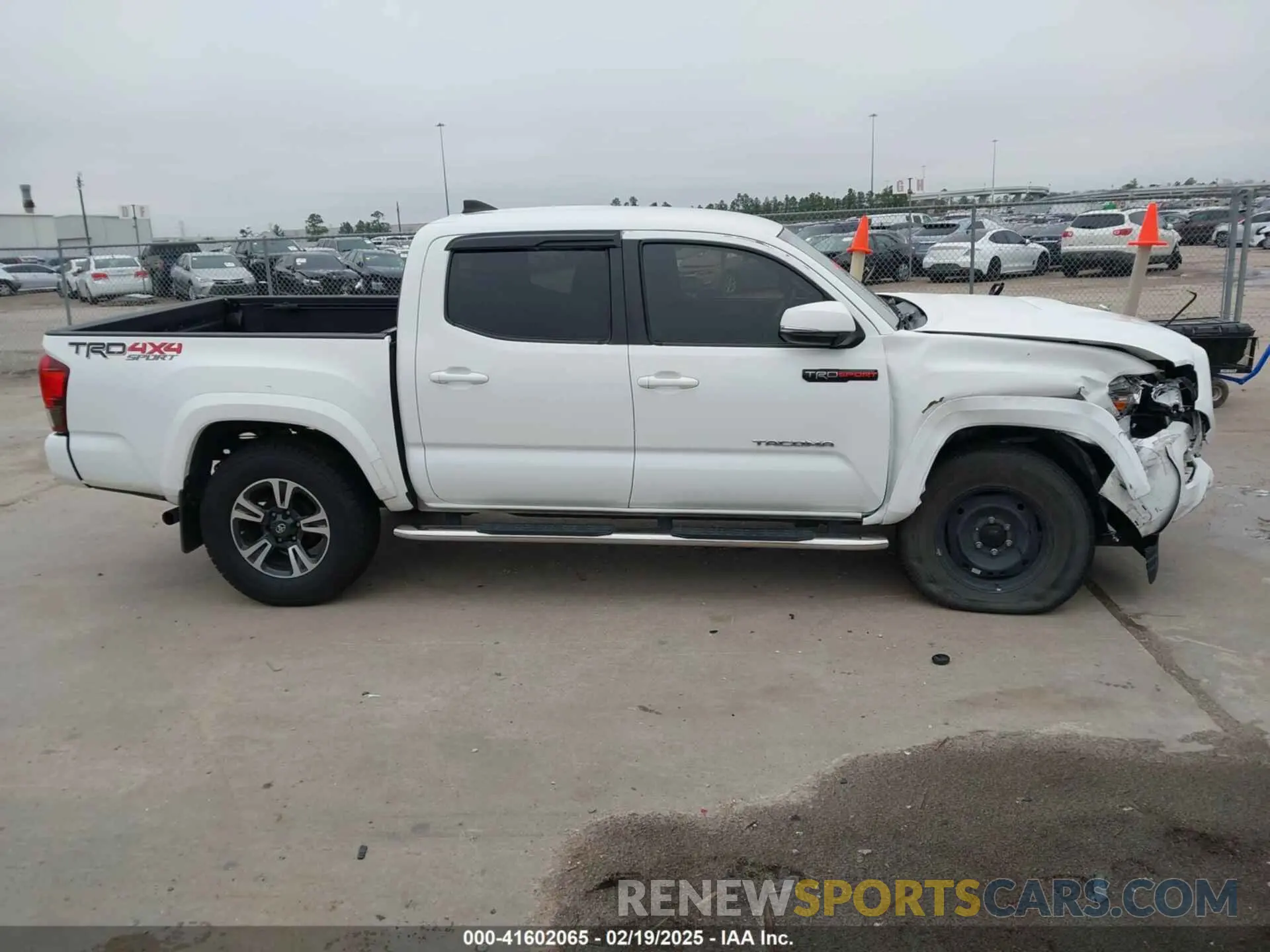 14 fotografías del automóvil dañado 3TMCZ5AN4KM220154 TOYOTA TACOMA 2019