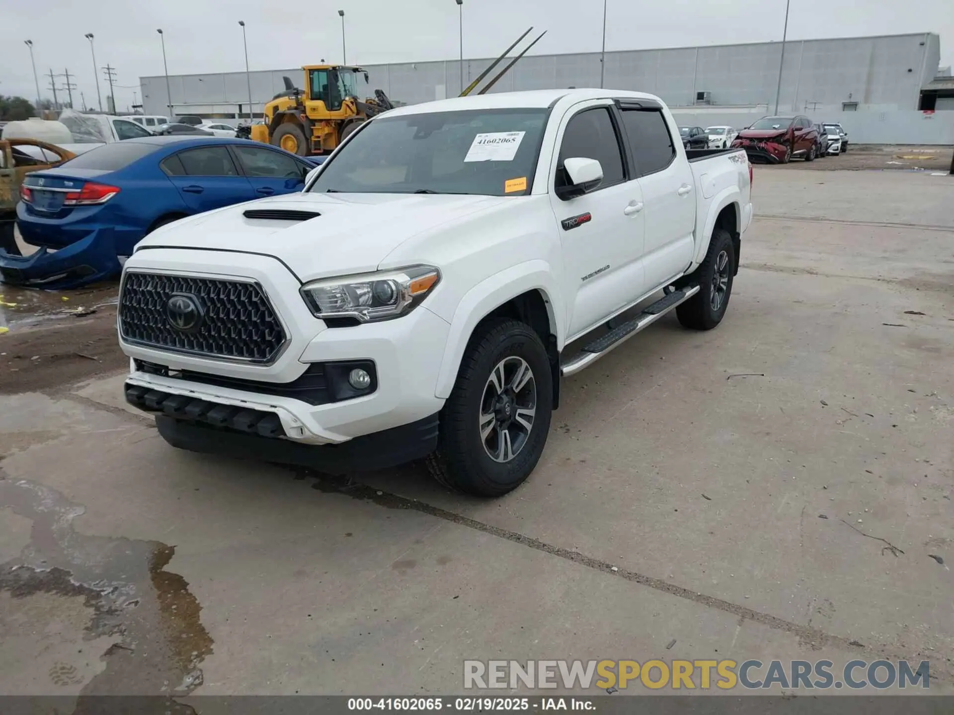 2 fotografías del automóvil dañado 3TMCZ5AN4KM220154 TOYOTA TACOMA 2019