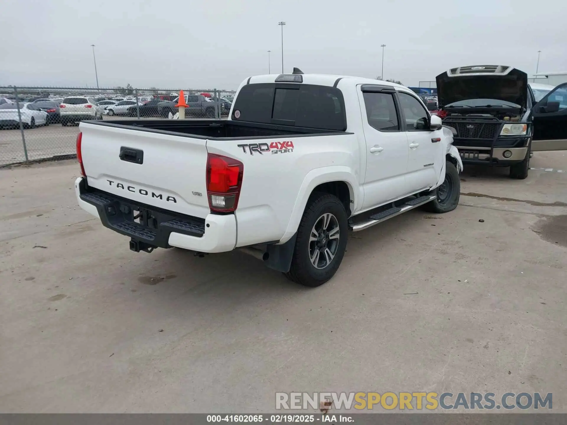 4 fotografías del automóvil dañado 3TMCZ5AN4KM220154 TOYOTA TACOMA 2019