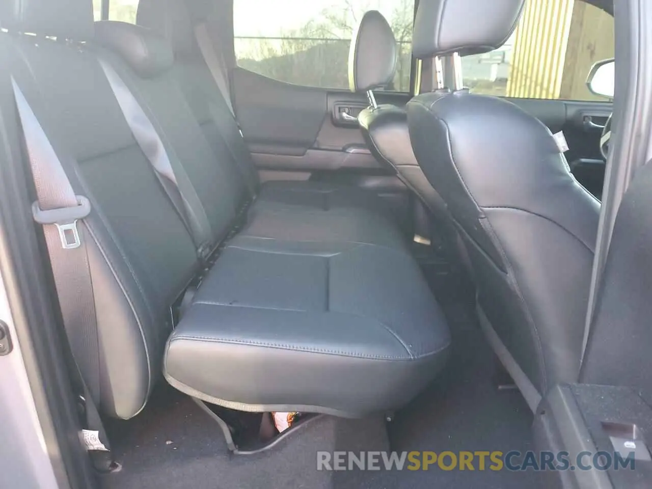10 fotografías del automóvil dañado 3TMCZ5AN4KM284811 TOYOTA TACOMA 2019