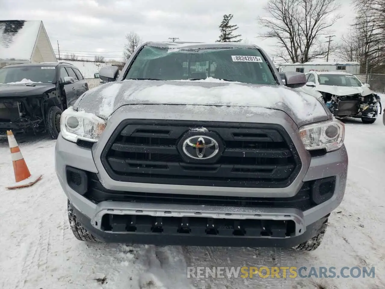 5 fotografías del automóvil dañado 3TMCZ5AN5KM195376 TOYOTA TACOMA 2019