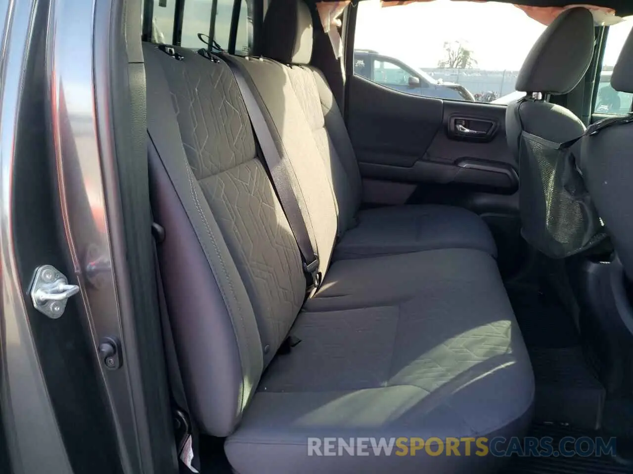 6 fotografías del automóvil dañado 3TMCZ5AN5KM202553 TOYOTA TACOMA 2019
