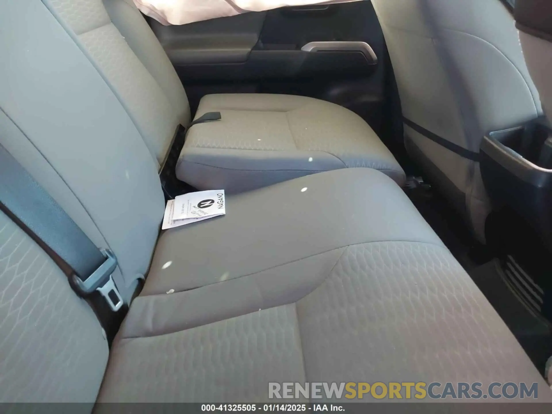 8 fotografías del automóvil dañado 3TMCZ5AN5KM202763 TOYOTA TACOMA 2019