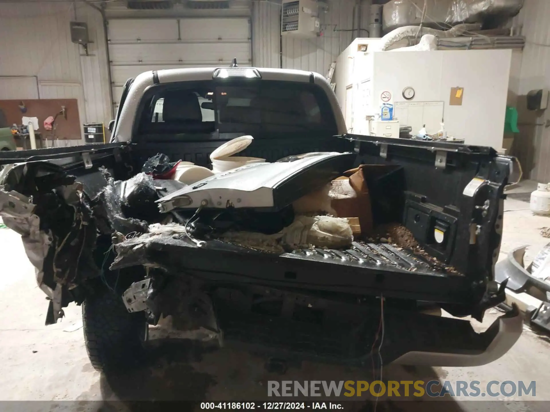 16 fotografías del automóvil dañado 3TMCZ5AN5KM261778 TOYOTA TACOMA 2019