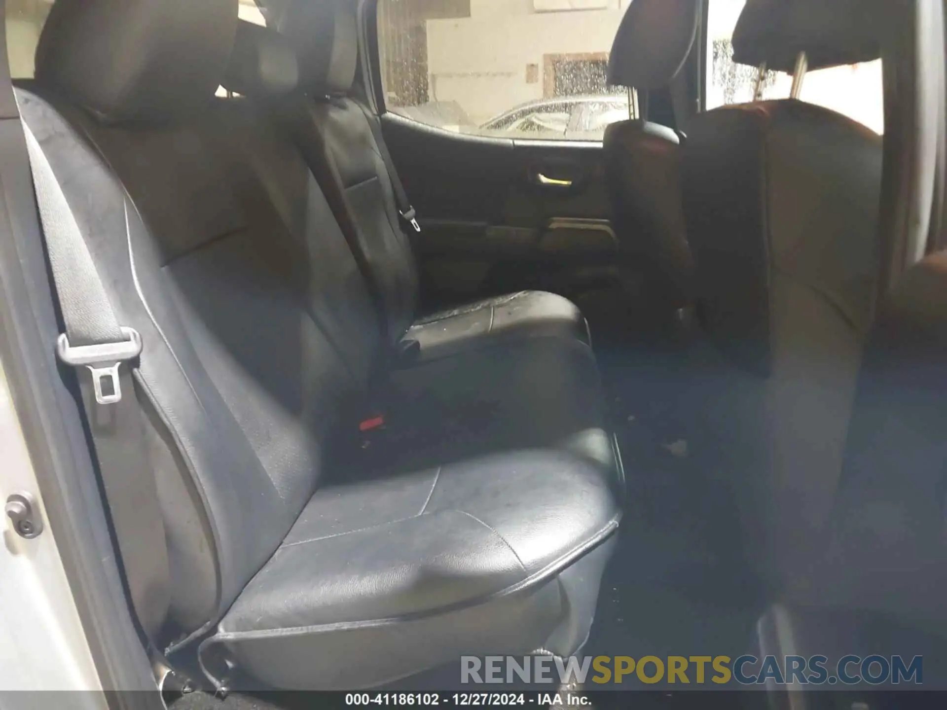 8 fotografías del automóvil dañado 3TMCZ5AN5KM261778 TOYOTA TACOMA 2019