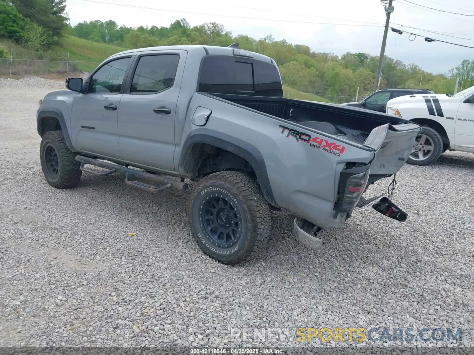 3 fotografías del automóvil dañado 3TMCZ5AN5KM271274 TOYOTA TACOMA 2019