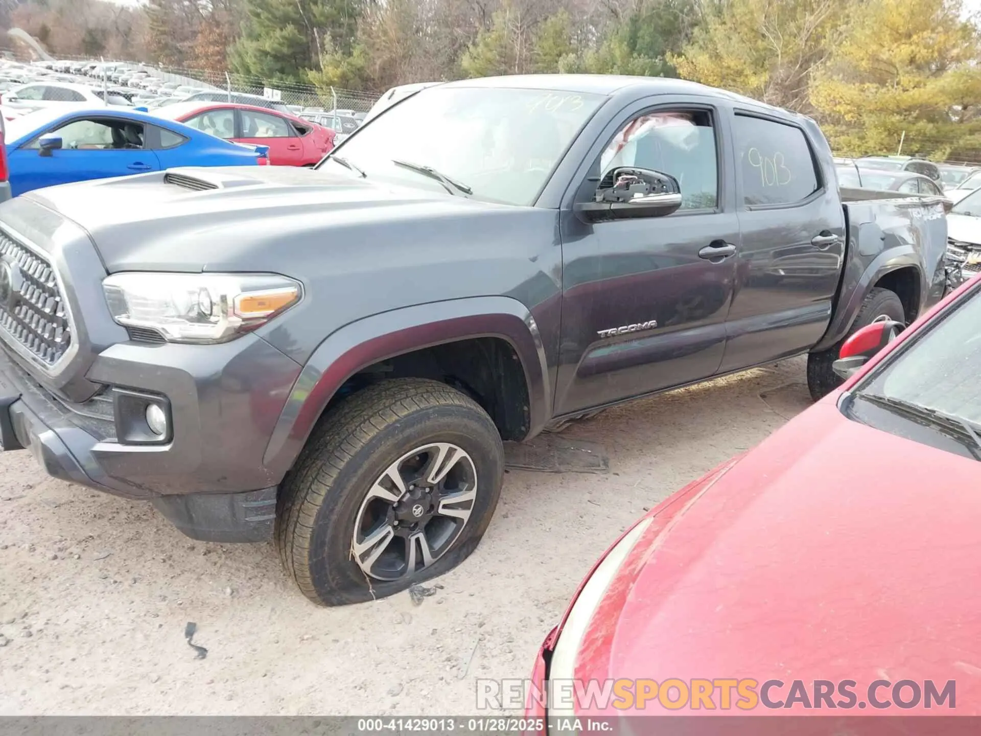 2 fotografías del automóvil dañado 3TMCZ5AN6KM199663 TOYOTA TACOMA 2019