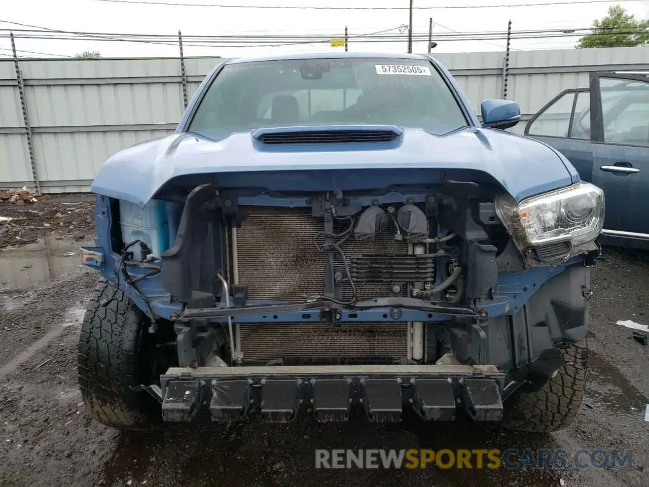 5 fotografías del automóvil dañado 3TMCZ5AN6KM216543 TOYOTA TACOMA 2019