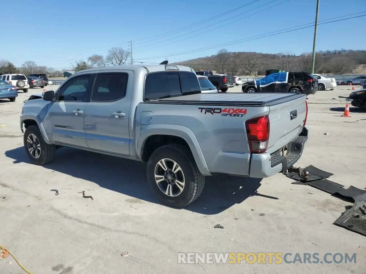 2 fotografías del automóvil dañado 3TMCZ5AN6KM217644 TOYOTA TACOMA 2019
