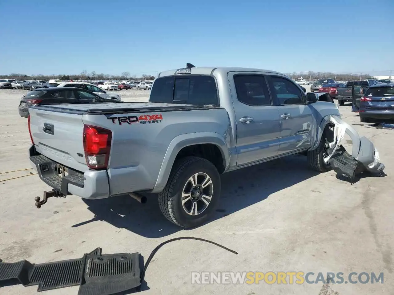 3 fotografías del automóvil dañado 3TMCZ5AN6KM217644 TOYOTA TACOMA 2019