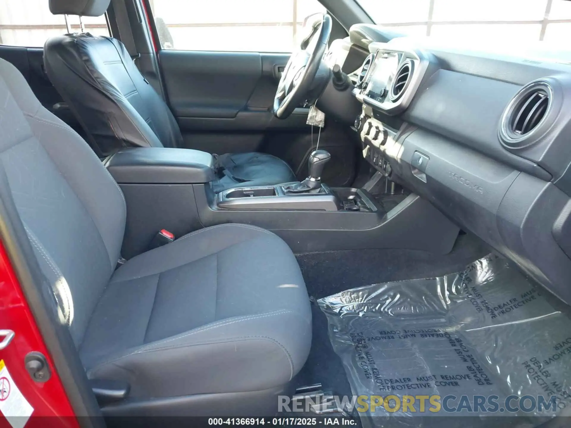 5 fotografías del automóvil dañado 3TMCZ5AN6KM221807 TOYOTA TACOMA 2019
