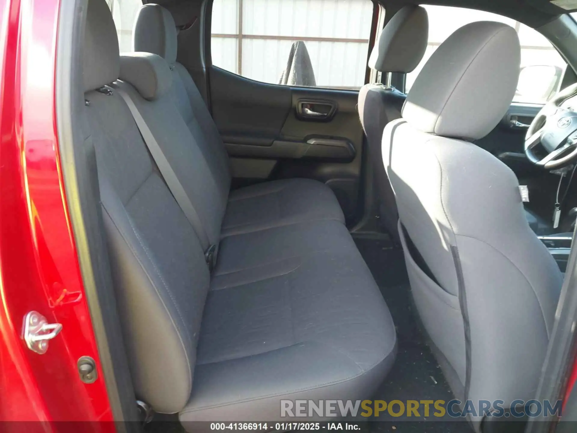 8 fotografías del automóvil dañado 3TMCZ5AN6KM221807 TOYOTA TACOMA 2019