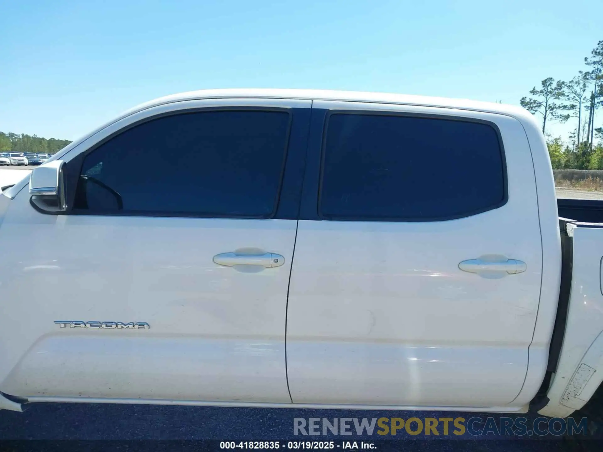 13 fotografías del automóvil dañado 3TMCZ5AN6KM229597 TOYOTA TACOMA 2019