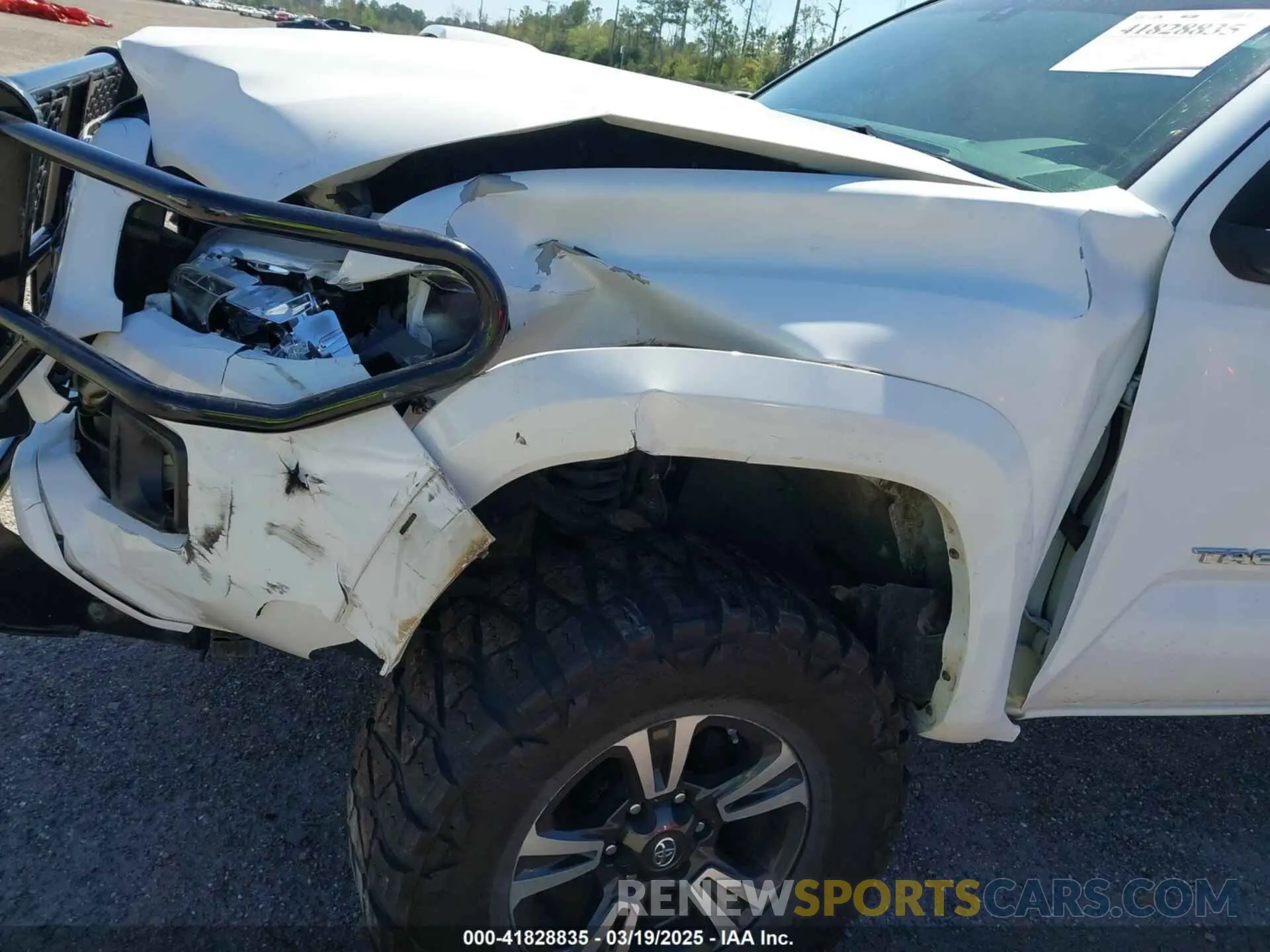 16 fotografías del automóvil dañado 3TMCZ5AN6KM229597 TOYOTA TACOMA 2019