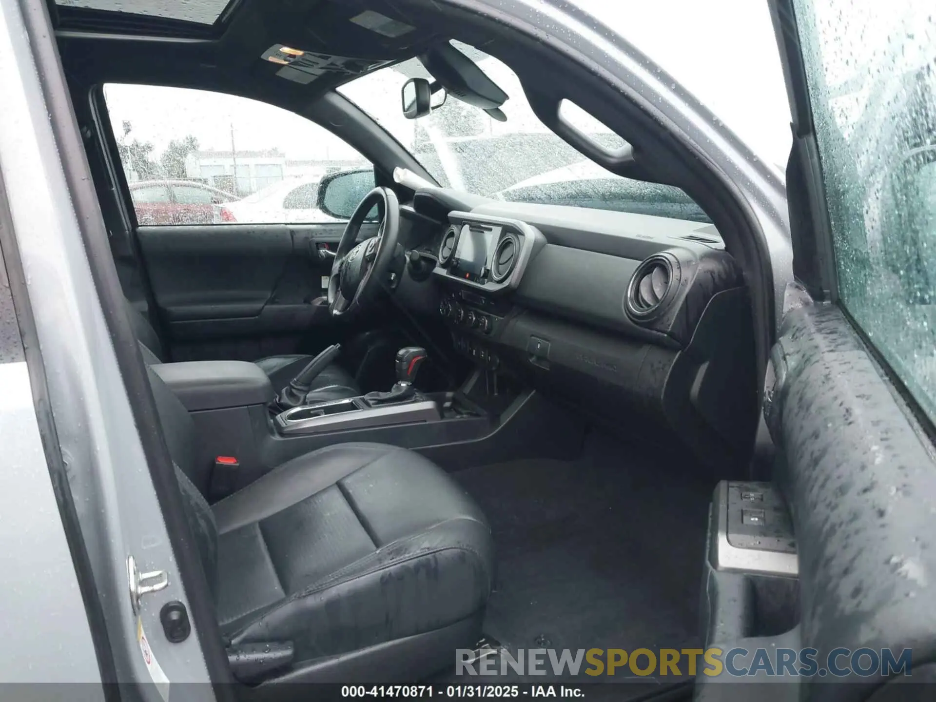 5 fotografías del automóvil dañado 3TMCZ5AN6KM235786 TOYOTA TACOMA 2019