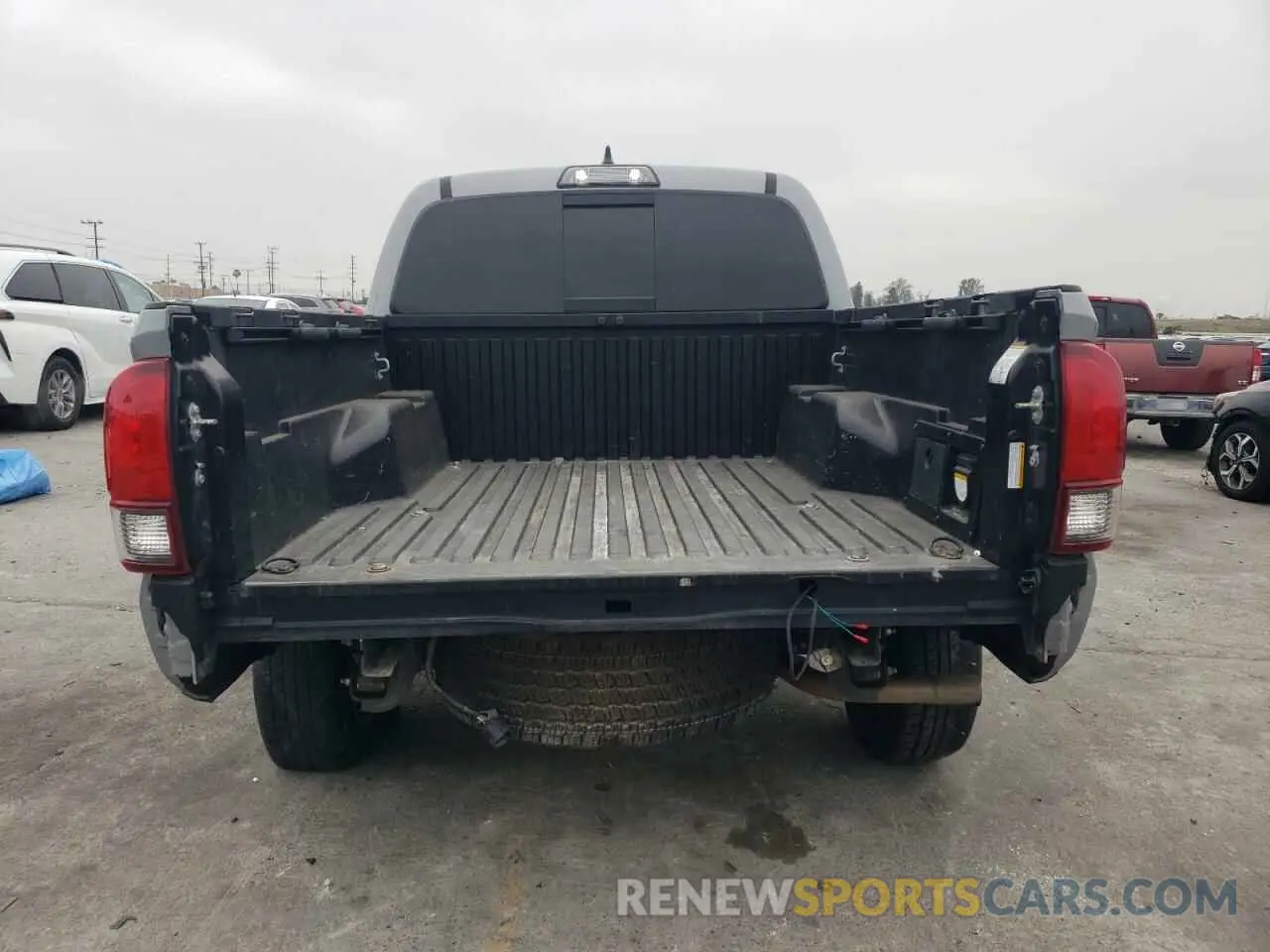 6 fotografías del automóvil dañado 3TMCZ5AN6KM237411 TOYOTA TACOMA 2019