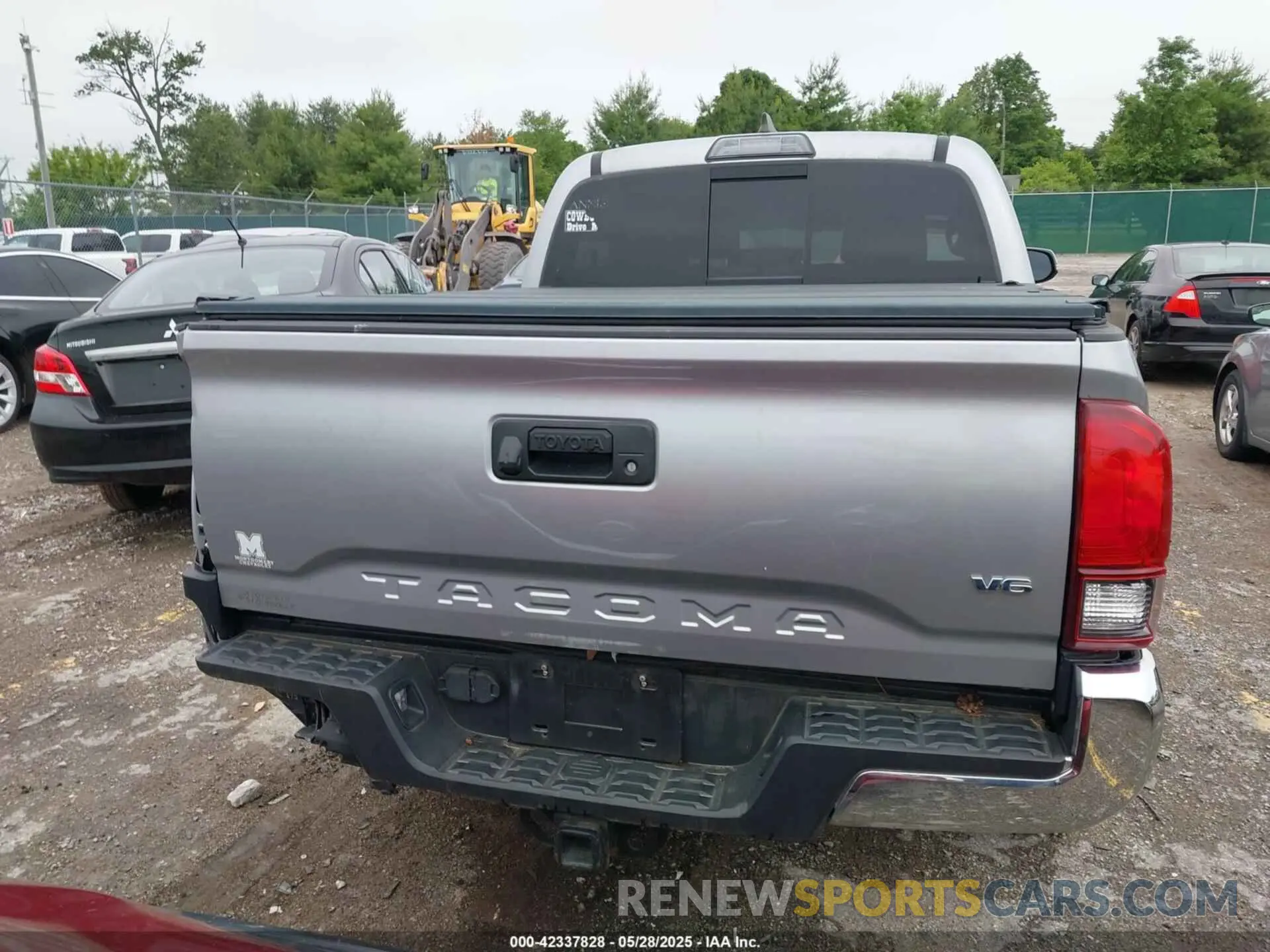 16 fotografías del automóvil dañado 3TMCZ5AN6KM239871 TOYOTA TACOMA 2019