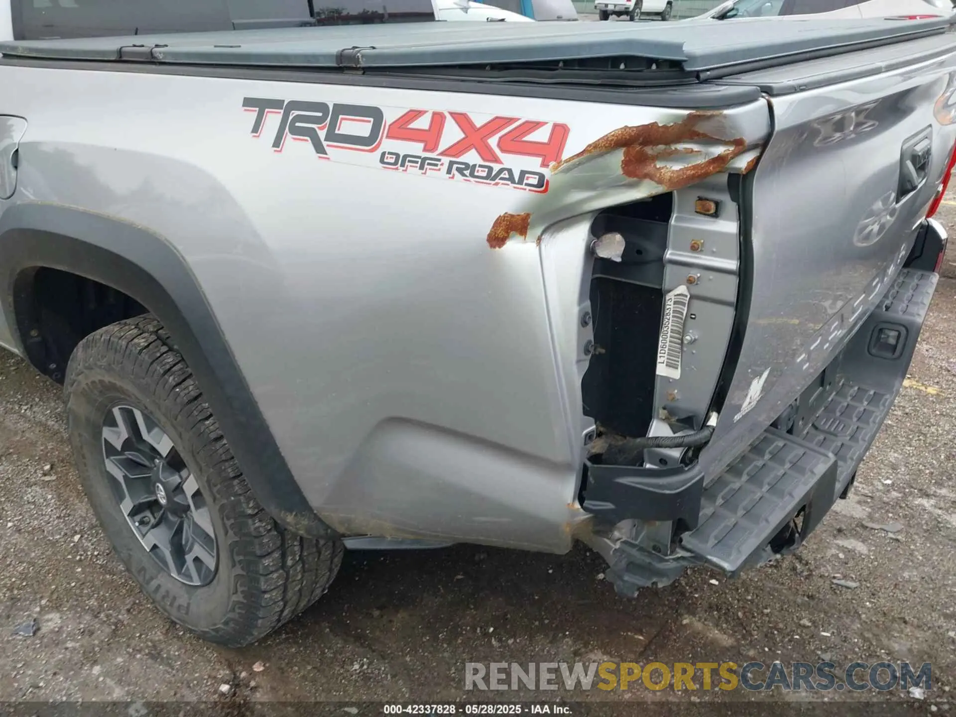 17 fotografías del automóvil dañado 3TMCZ5AN6KM239871 TOYOTA TACOMA 2019