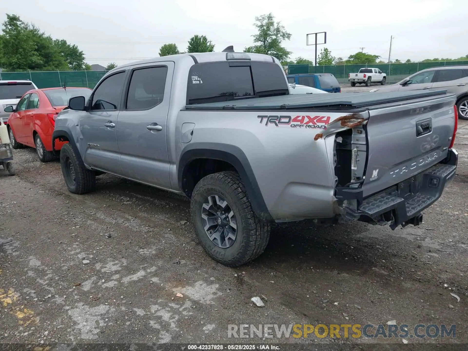 3 fotografías del automóvil dañado 3TMCZ5AN6KM239871 TOYOTA TACOMA 2019
