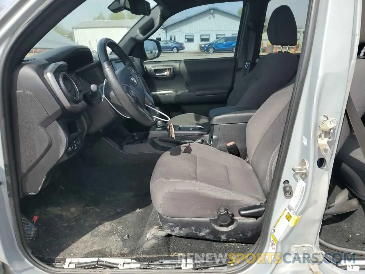 7 fotografías del automóvil dañado 3TMCZ5AN6KM240616 TOYOTA TACOMA 2019