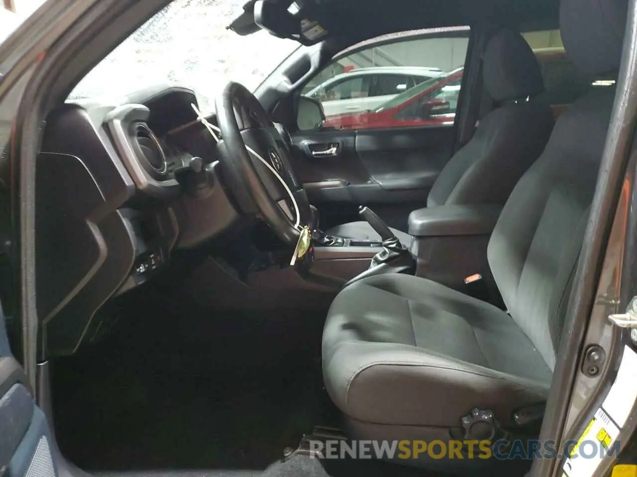 7 fotografías del automóvil dañado 3TMCZ5AN6KM244679 TOYOTA TACOMA 2019