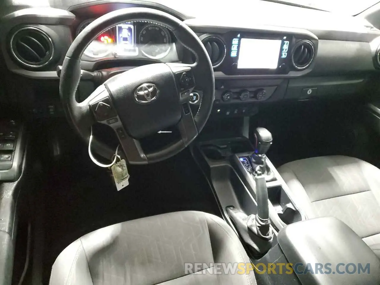 8 fotografías del automóvil dañado 3TMCZ5AN6KM244679 TOYOTA TACOMA 2019