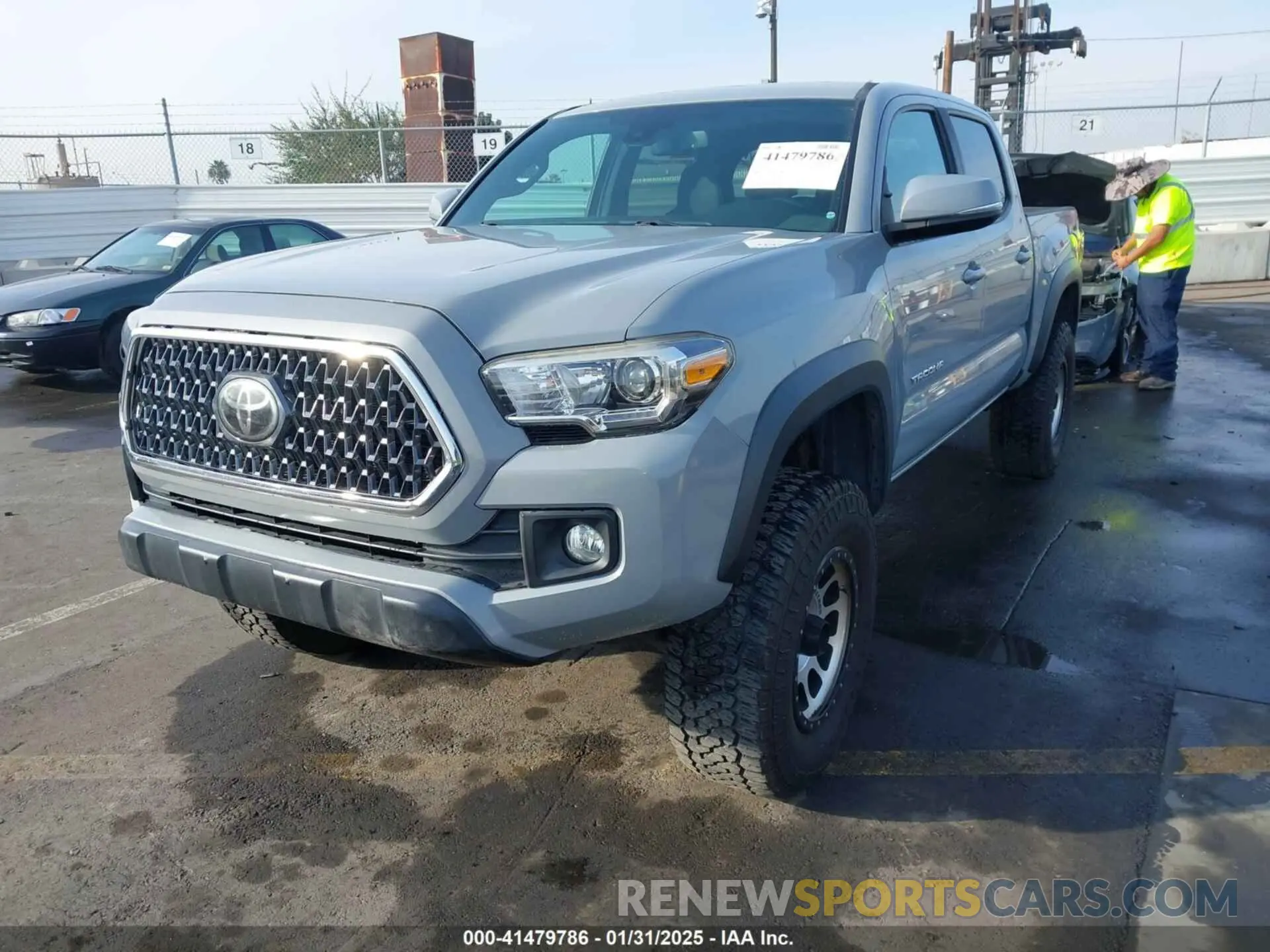 2 fotografías del automóvil dañado 3TMCZ5AN6KM250062 TOYOTA TACOMA 2019