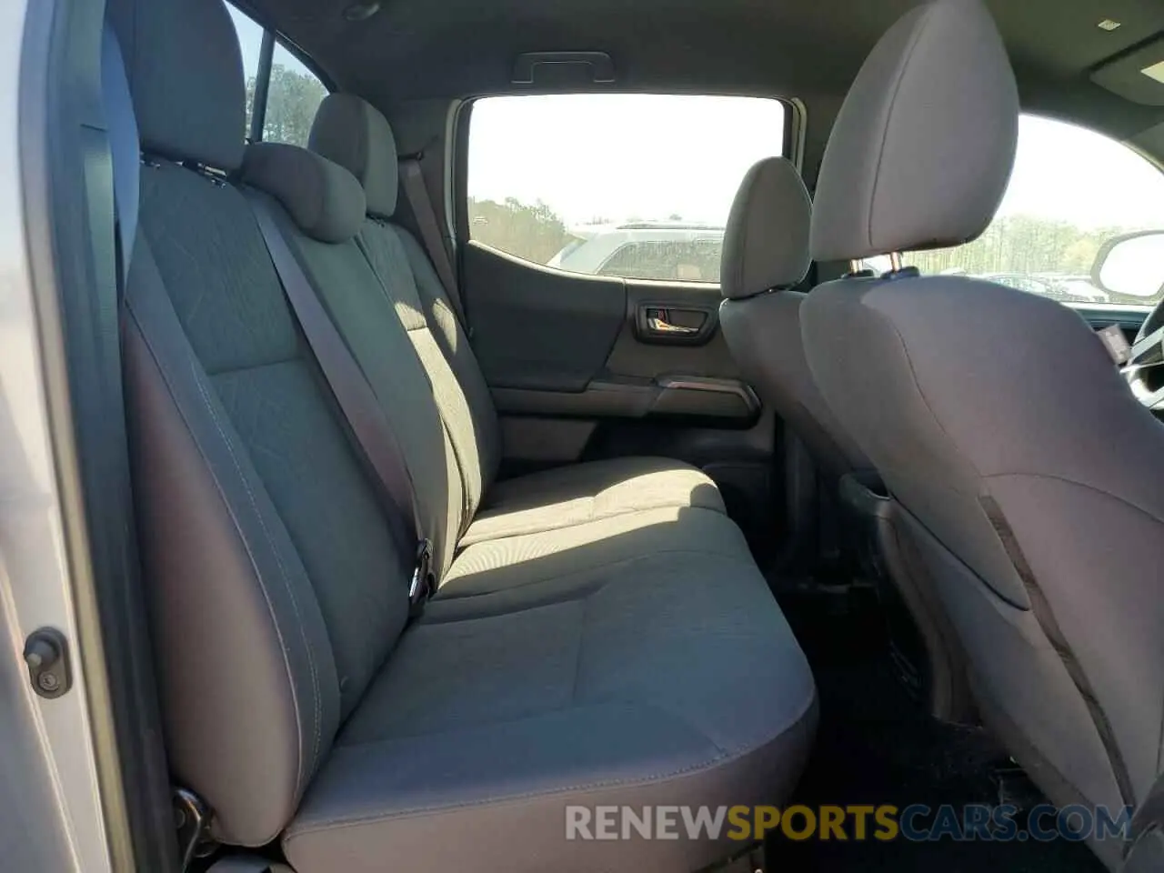 11 fotografías del automóvil dañado 3TMCZ5AN6KM274037 TOYOTA TACOMA 2019