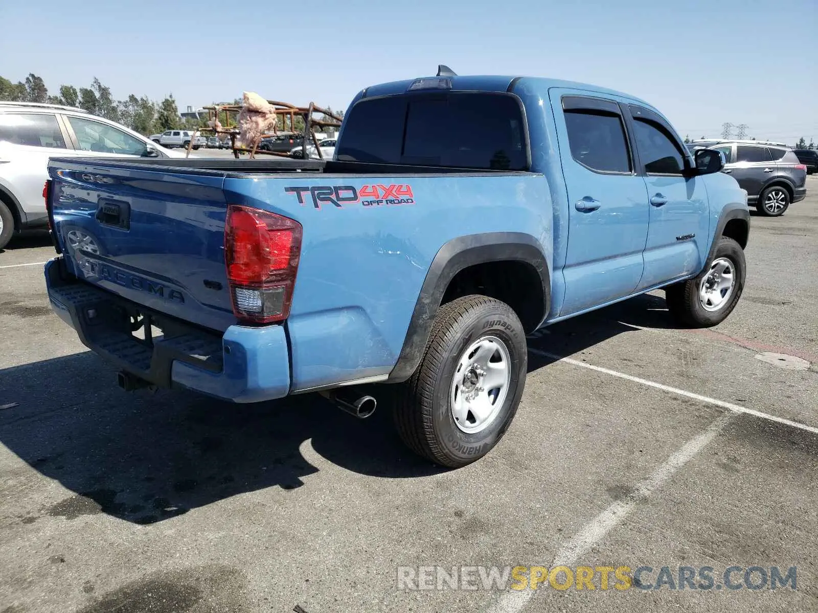 4 fotografías del automóvil dañado 3TMCZ5AN6KM276421 TOYOTA TACOMA 2019
