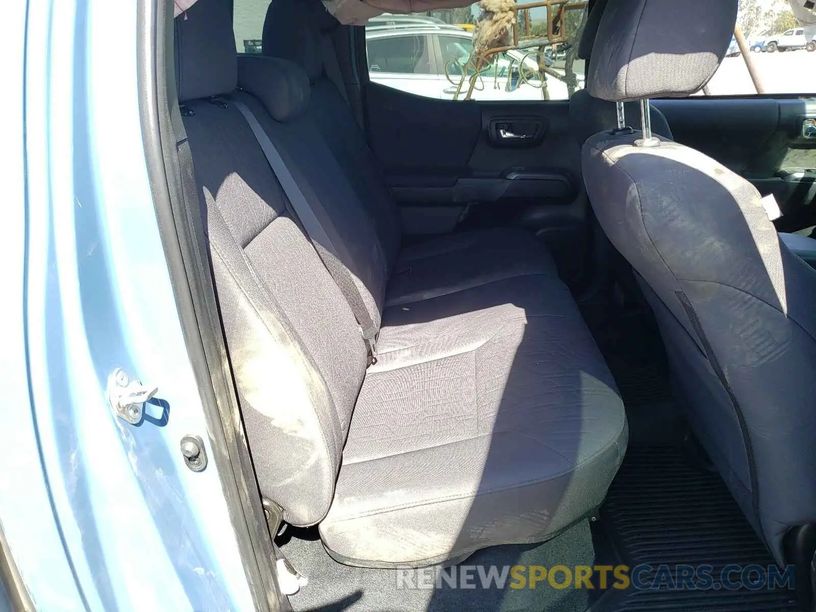 6 fotografías del automóvil dañado 3TMCZ5AN6KM276421 TOYOTA TACOMA 2019