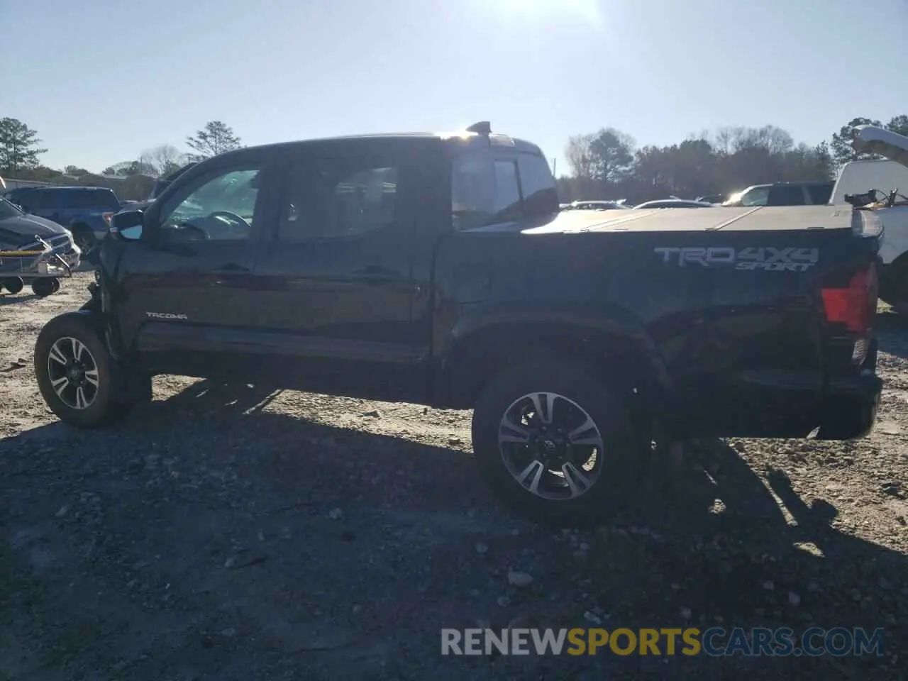 2 fotografías del automóvil dañado 3TMCZ5AN6KM281733 TOYOTA TACOMA 2019